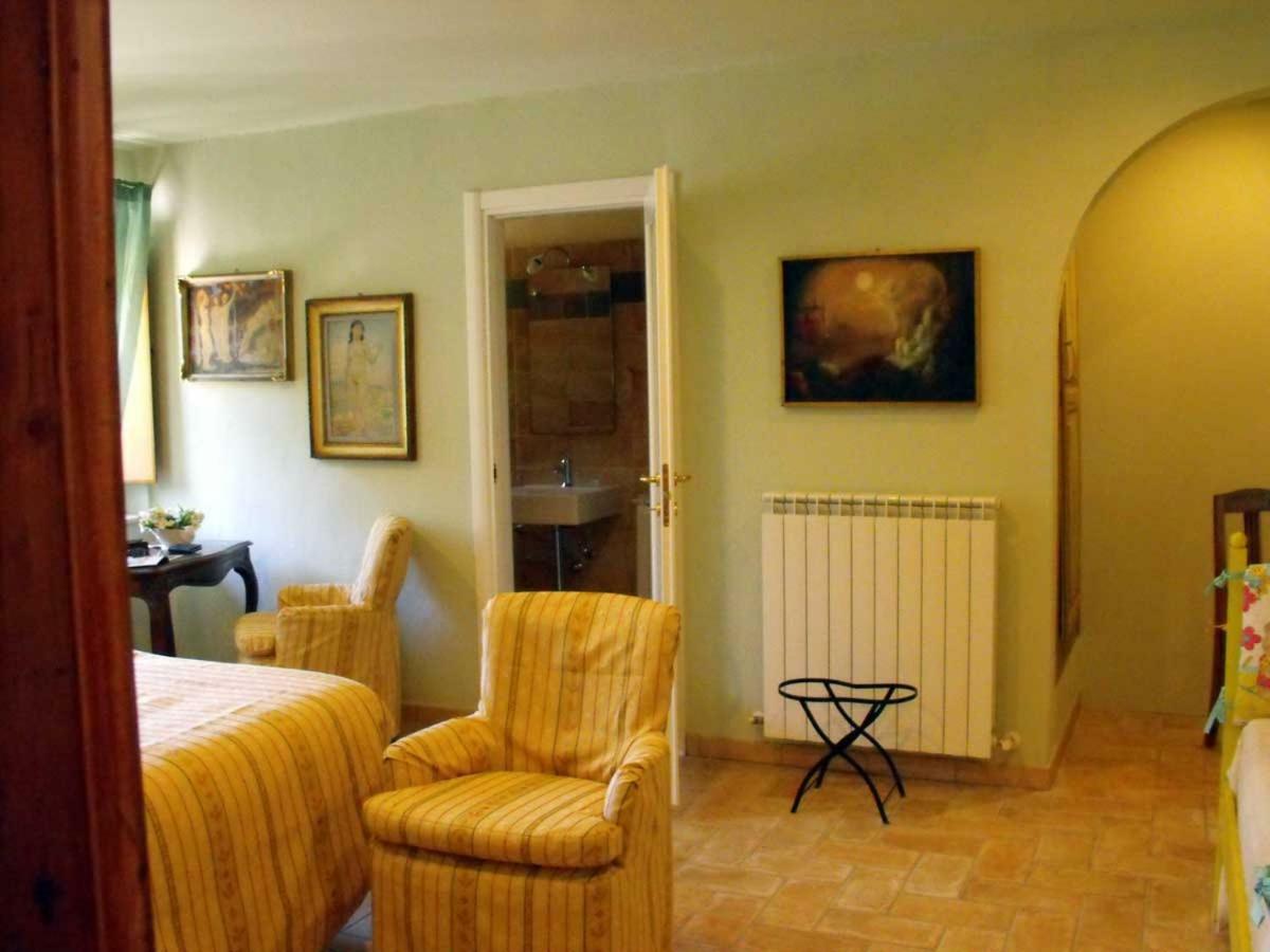 Bed And Breakfast Il Governatore Urbino Luaran gambar